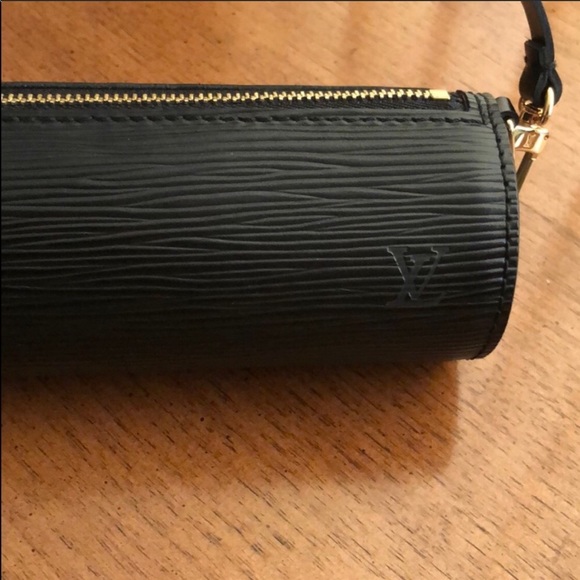 Louis Vuitton Epi Papillon Pochette - Picture 6 of 6